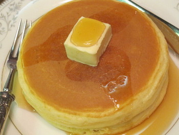 「丸福珈琲店 千日前本店」料理 850324 特製ホットケーキ 550円
