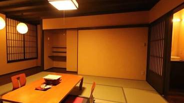 客室内のダイニングエリア / 25