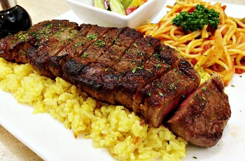 「珍陀亭 チトセピア店」料理 988389 長崎和牛のサーロインステーキを300gも使用したトルコライス。