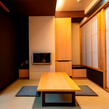 3. 蛇口から“みかんジュース”も？ユニークなおもてなしにウキウキ「道後やや」3635948