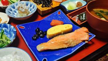 食事・飲み物 / 12