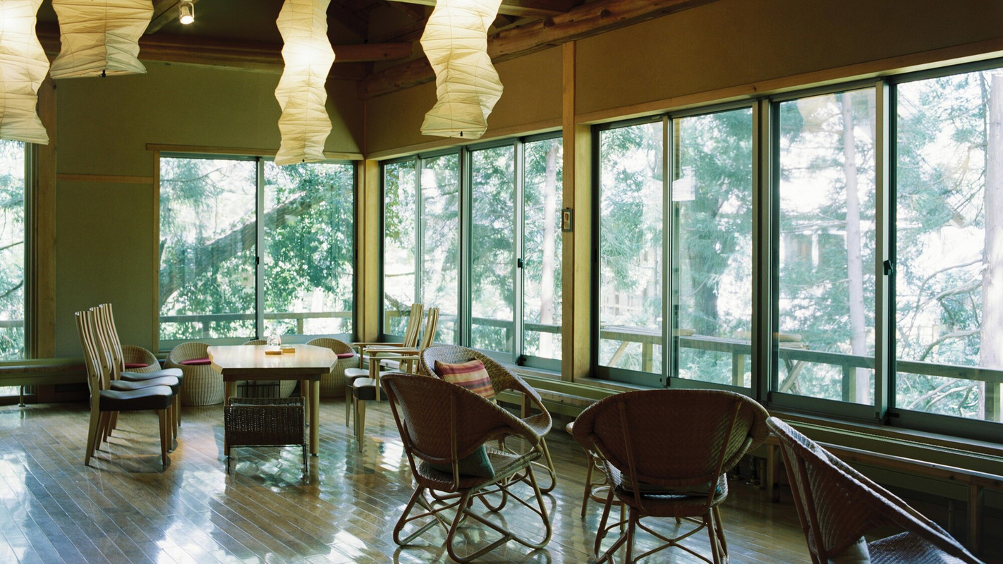 ラウンジ 小とりサロン1