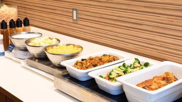 朝食スペース / 13