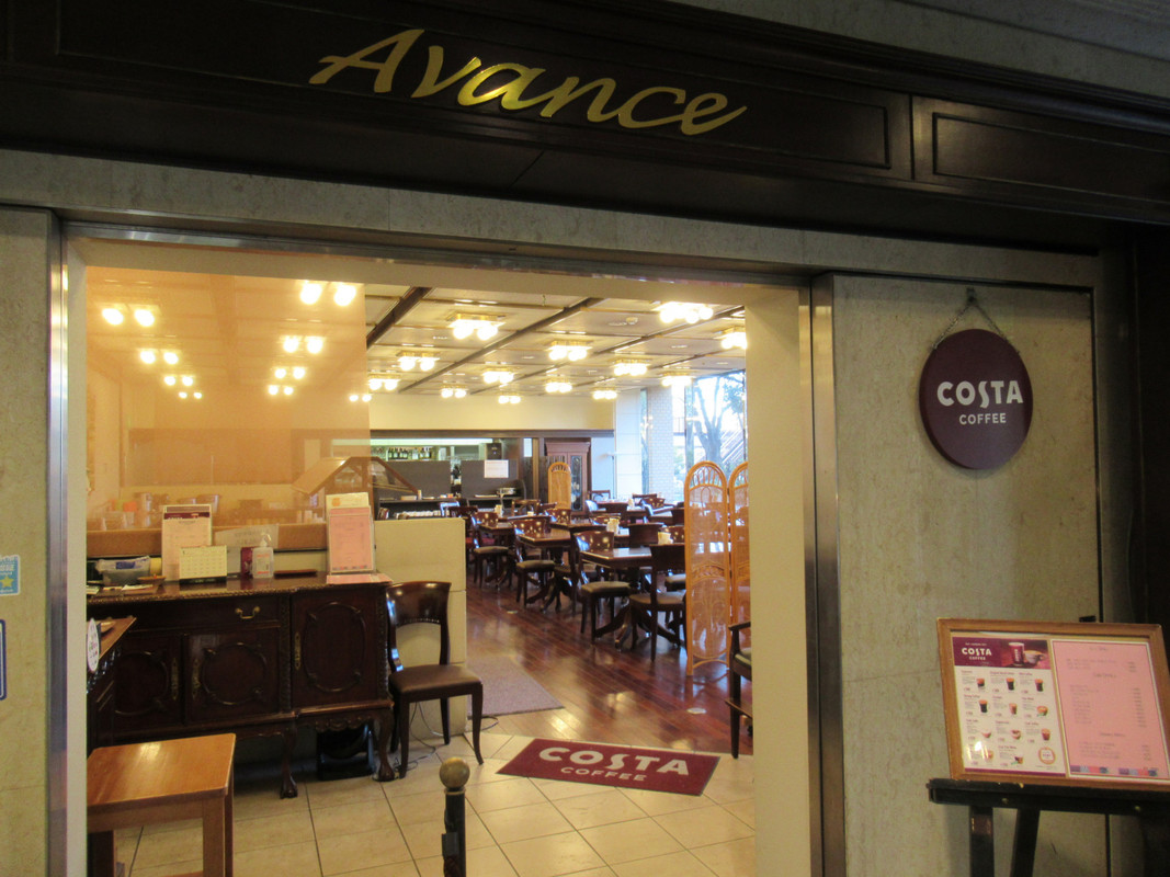 朝食会場は日中はカフェ