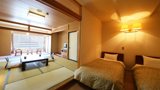 和洋室 [河口湖側]