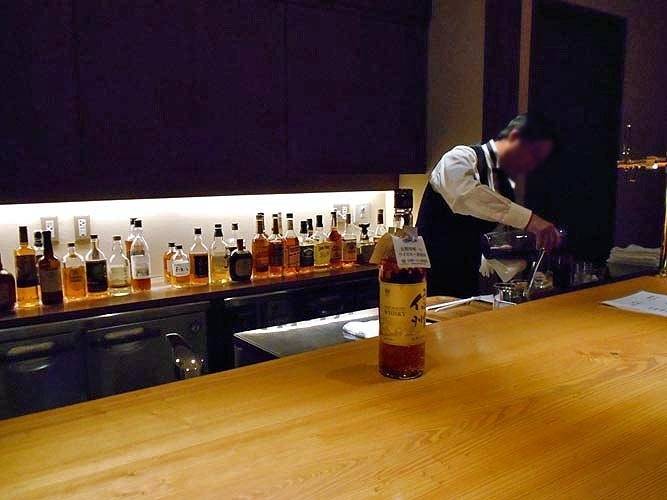 Bar「タンノイ」カウンター / 2