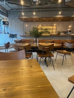 洒落た感じのレストラン