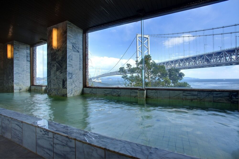 9.大鳴門橋がすぐ目の前「鳴門潮崎温泉 ベイリゾートホテル鳴門海月」3491514