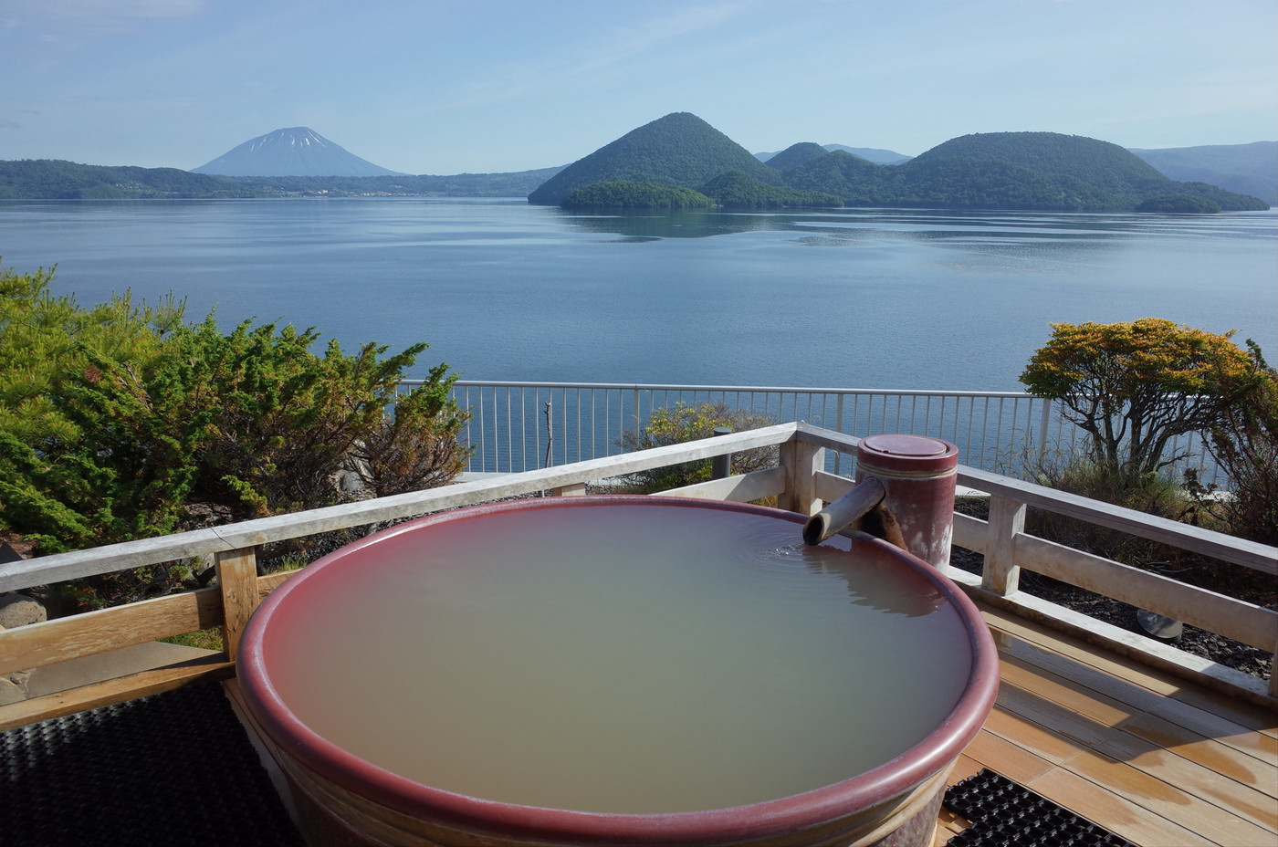 洞爺湖と羊蹄山