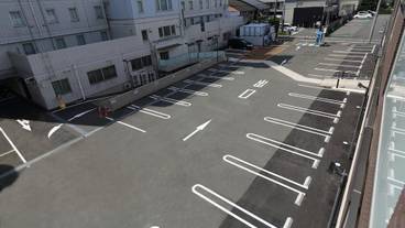 駐車場 / 4