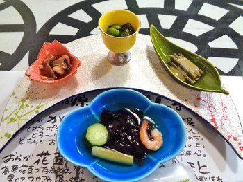 「香嶽楼」 料理 178141004 夕食（はじめに並んだ料理）