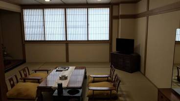 客室内のダイニングエリア / 10