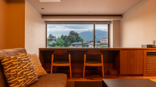 4F富士山展望風呂付和洋室52平米■寝室窓側■【デラックス】 [ジュニアスイート] [和洋室] [禁煙] [富士山が見える]