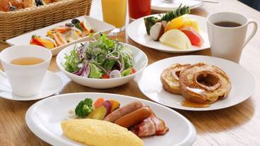 朝食バイキングの盛り付け例 / 8