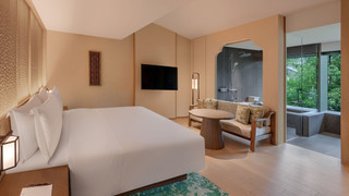 デラックス ルーム キングベッド 1 台 ガーデンビュー