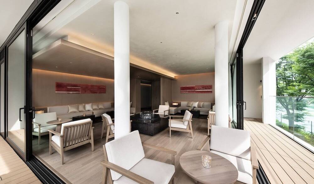 アイコニックラウンジ／昼③ / 2