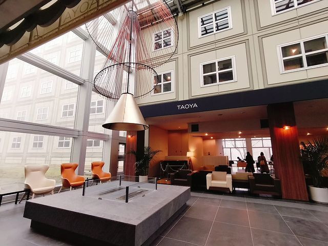 暖炉ラウンジ(昼)