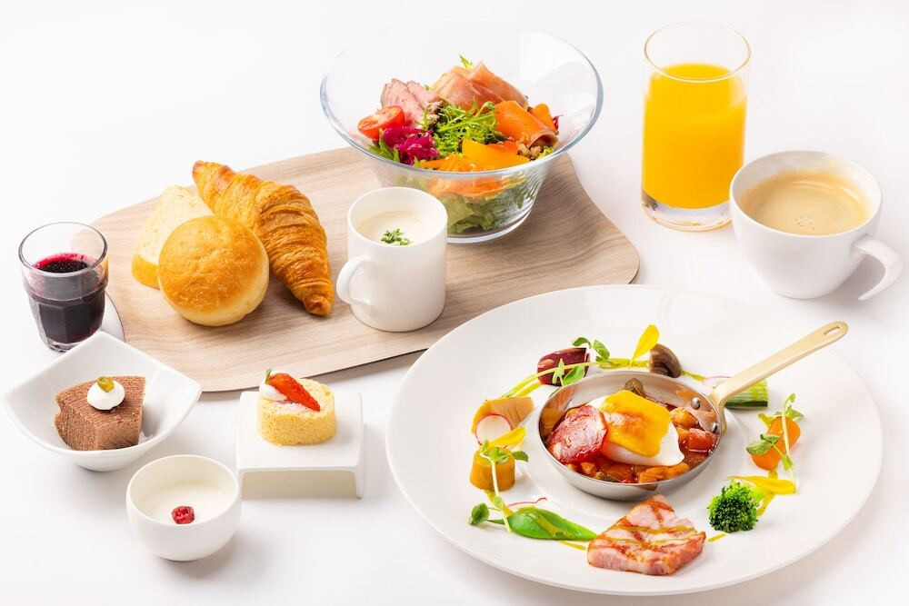 スタイリッシュなホテルで非日常体験4007993