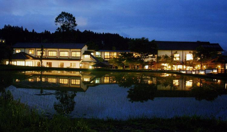 霊峰 高千穂峰に抱かれた宿で「岡崎牛」フルコース会席を3727751