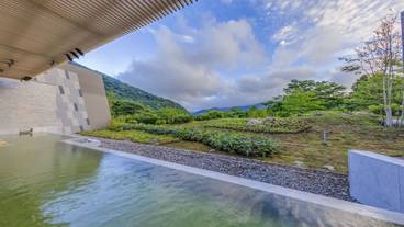 四季の露天風呂 棚湯 芦ノ湖ビュー(1) / 3