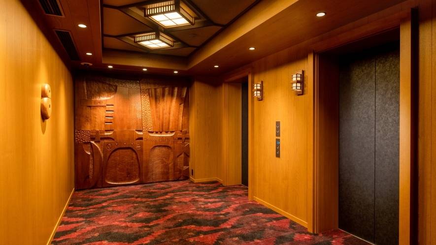 アーティスティックな
ロビーで撮影会 / 1