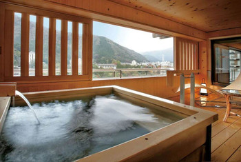 Man and woman who came to onsen