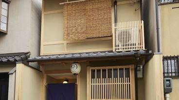 施設の入り口 / 4