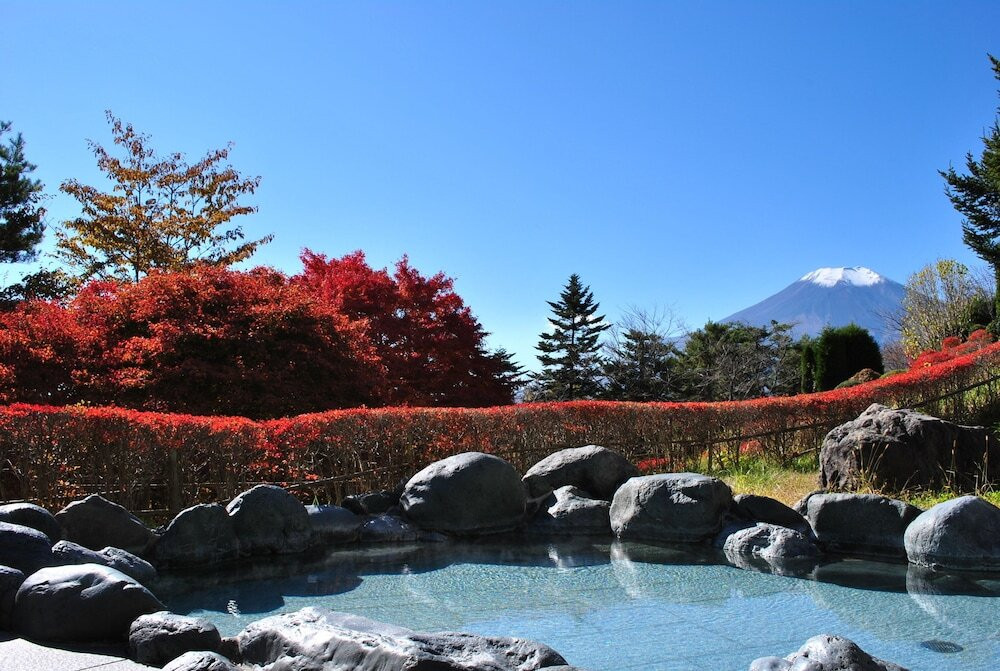 富士山と山中湖の贅沢な風景が望める、露天風呂3751062