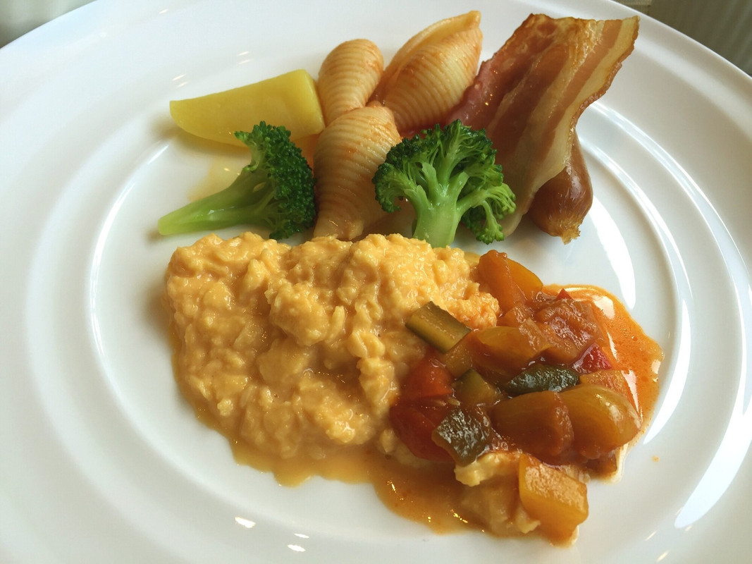 朝食