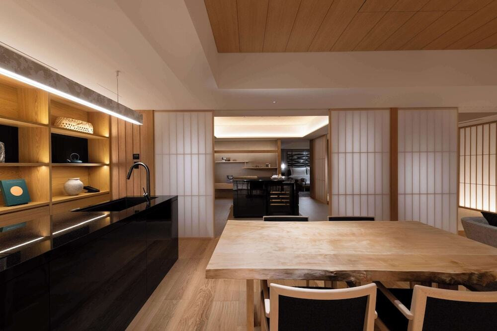 キングプレミアムスイート リビング