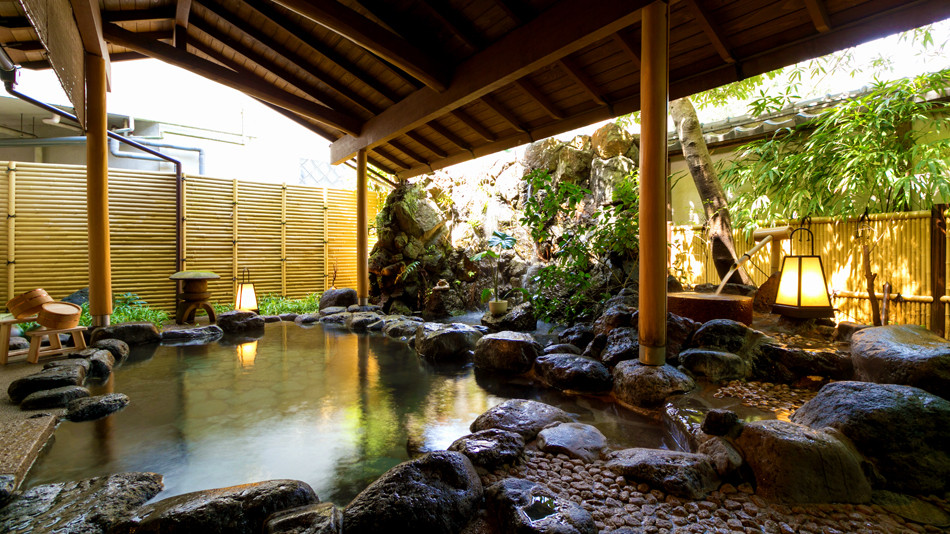 5人以上入っても広々！大きな“貸切露天風呂”で非日常な温泉タイム3464268