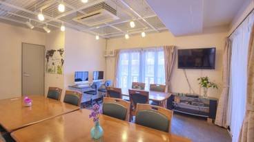 客室内のダイニングエリア / 13