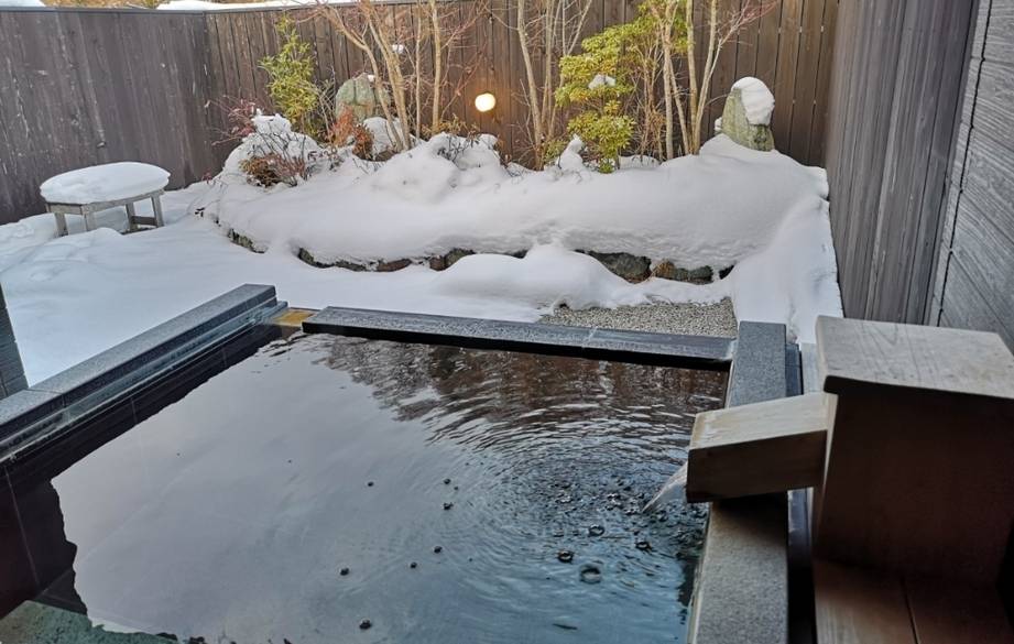 冬の客室露天風呂一例 / 3