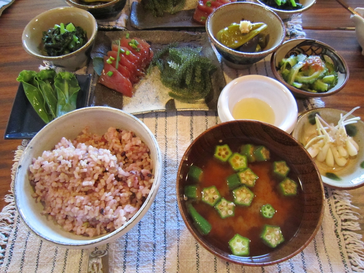 静かな集落に一日一組の宿3552623