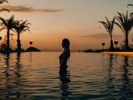 BOTANICAL POOL CLUB / 1