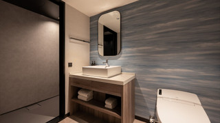 スーペリアルーム：シングルベッド2台、シャワーブース