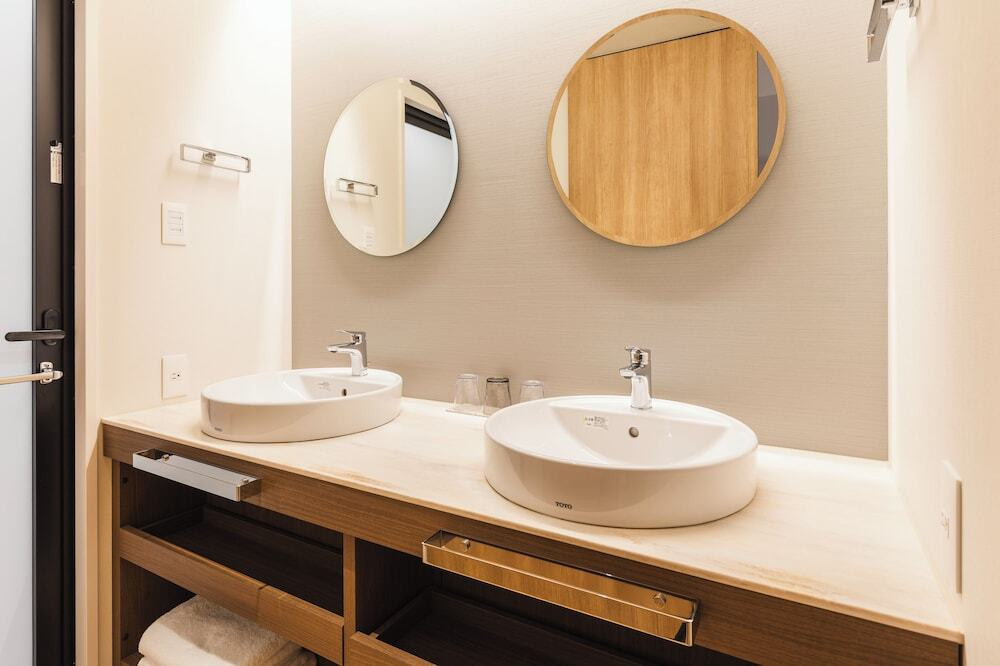 横浜駅からアクセス至便!バス・トイレ別で快適さも◎4241942