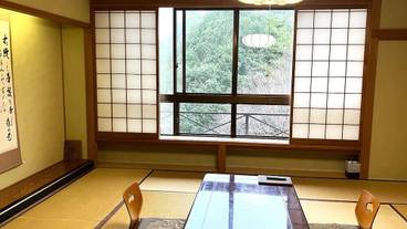 客室 / 6