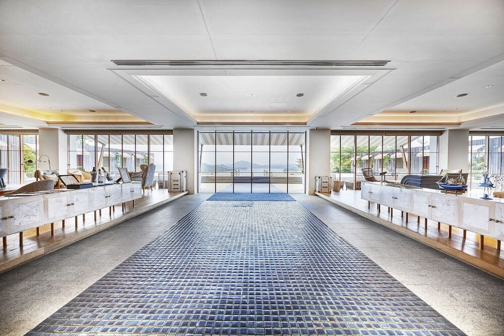 ロビーラウンジ