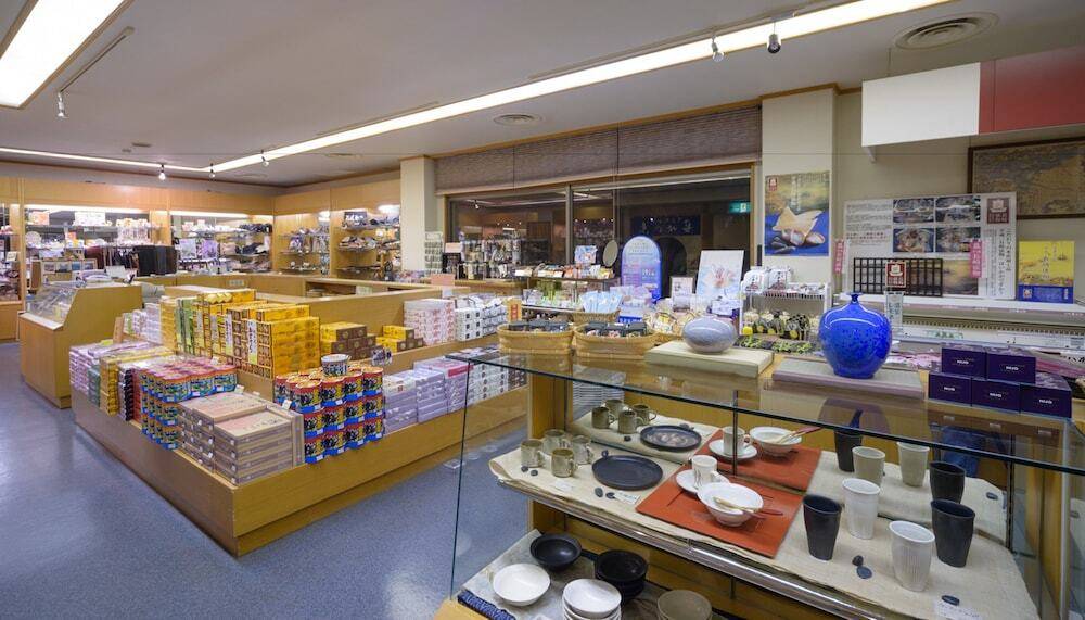売店 / 1