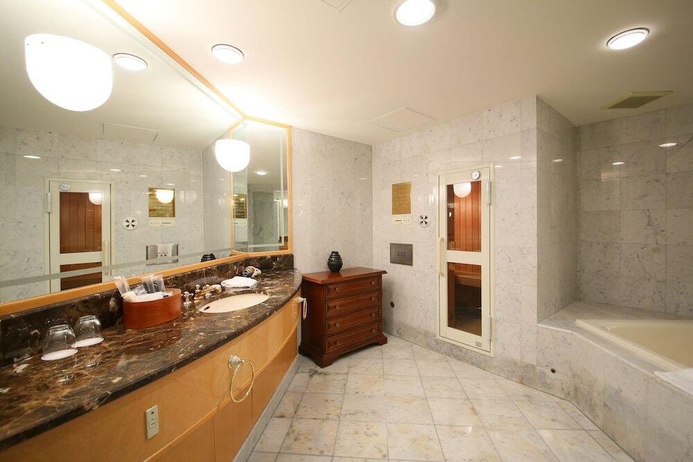 1室限定のプライベートサウナ付きスイートルームでリラックス4021940