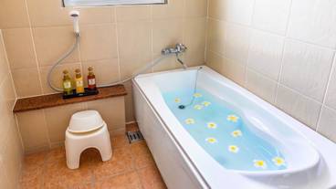 客室内のバスタブ / 4