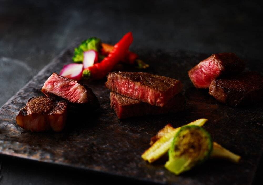 1F カフェ&バー リーベル　鳥取和牛の炭火焼ステーキ