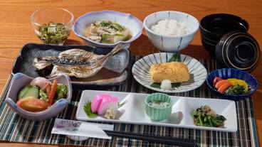 食事・飲み物 / 10