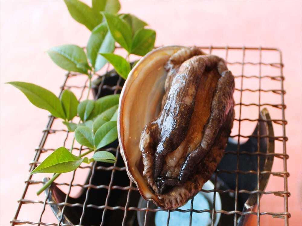 名湯「甘露の湯」は24時間入浴OK。クエ鍋は雑炊まで味わい尽くす！4231095