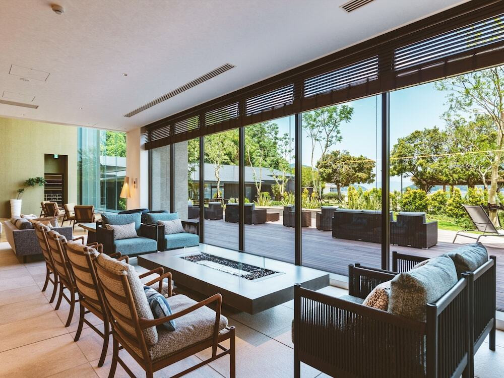 ロビーラウンジ