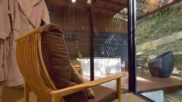 「山のテラス」室内 / 3