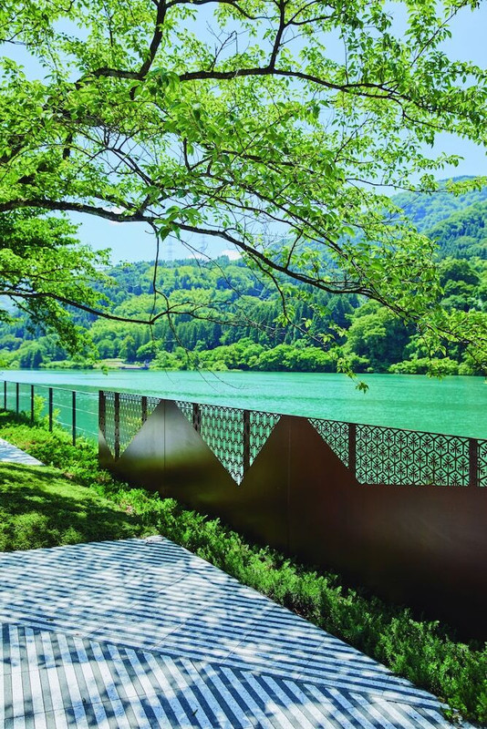 湖