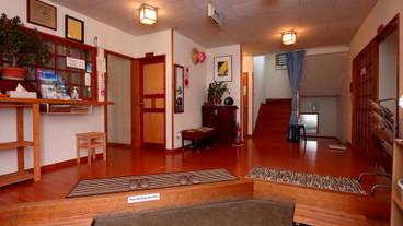 内部エントランス / 2