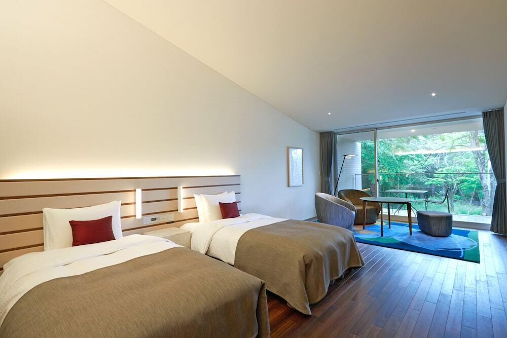 森に包まれるホテルのフレンチは、お箸でいただけるリラックススタイル3420894